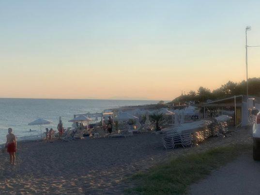 Loga Paralia Dikella Evros Mesimvria  Luaran gambar